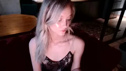queenserenaaa live act